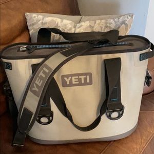 Yeti hopper 20 cooler